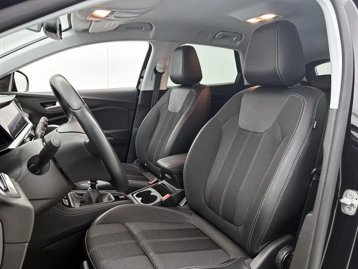 1.2 130pk GS | Navigatie | 360 Camera | Climate Control | Cruise Control | 18"LMV | Dodehoekdetectie | Apple Carplay/Android Auto |