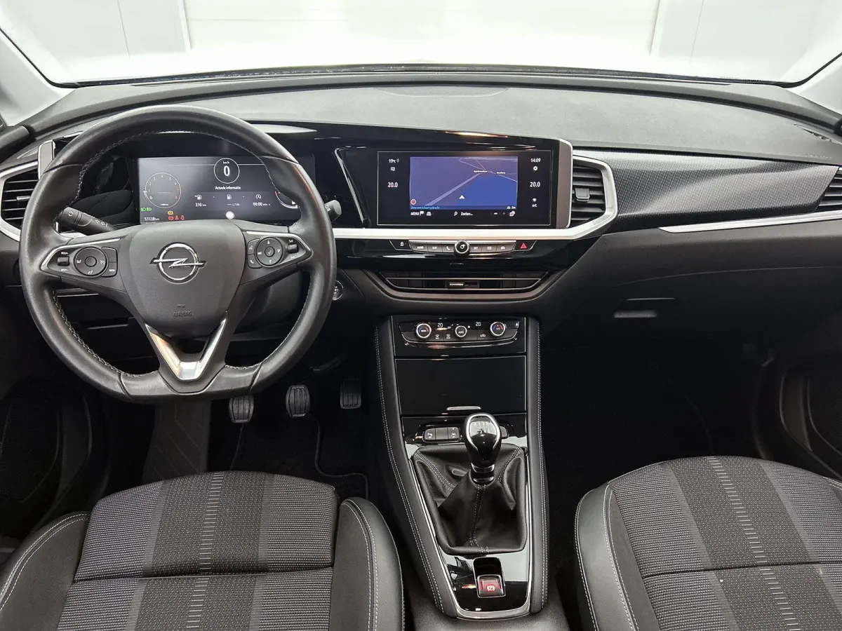 1.2 130pk GS | Navigatie | 360 Camera | Climate Control | Cruise Control | 18"LMV | Dodehoekdetectie | Apple Carplay/Android Auto |