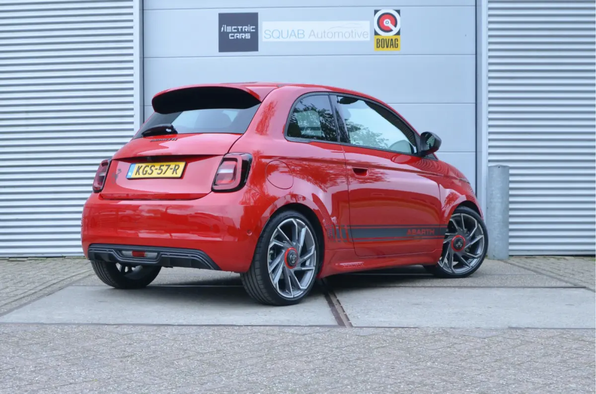 Abarth Turismo 42 kWh Pano, 18" Alu