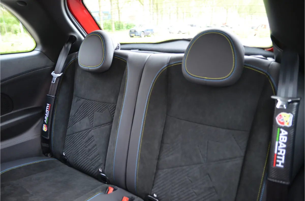Abarth Turismo 42 kWh Pano, 18" Alu
