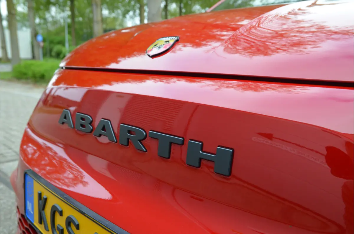 Abarth Turismo 42 kWh Pano, 18" Alu