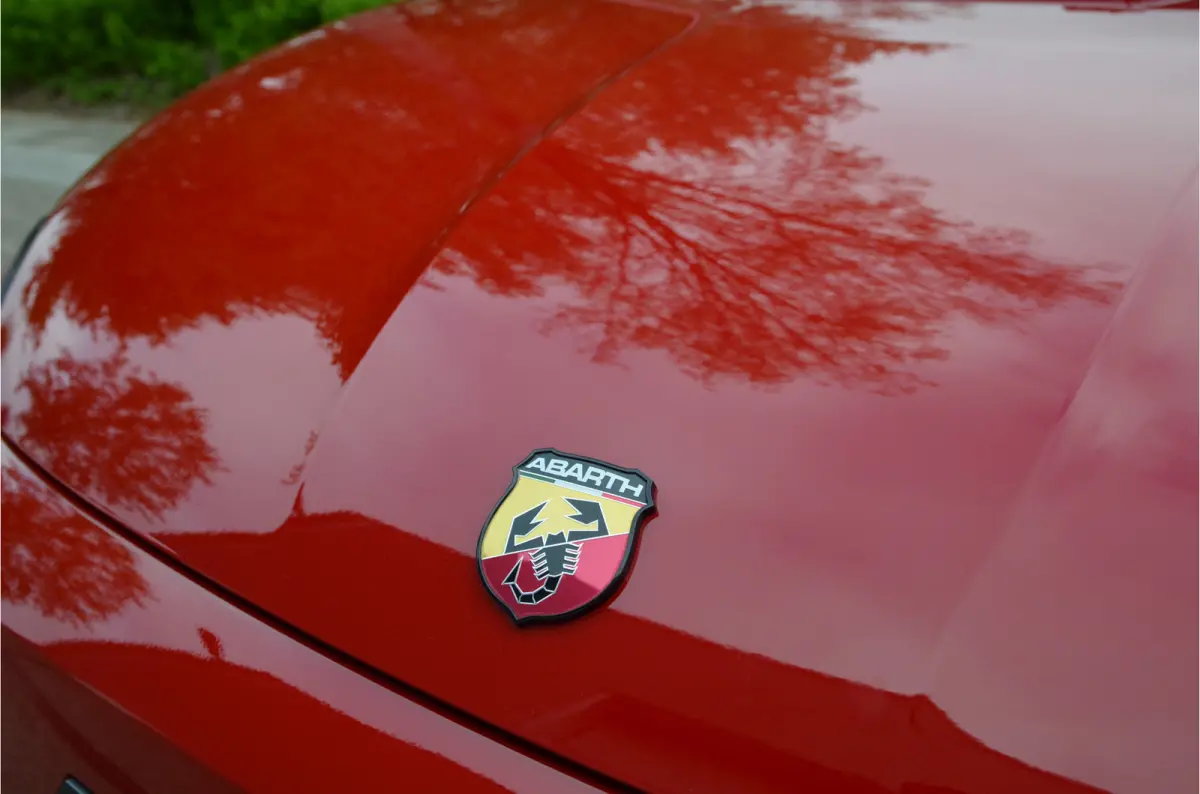 Abarth Turismo 42 kWh Pano, 18" Alu