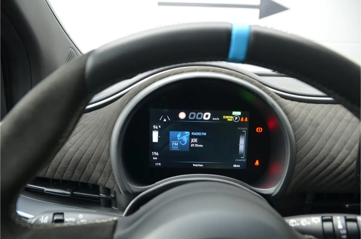 Abarth Turismo 42 kWh Pano, 18" Alu