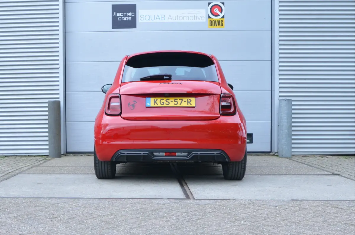 Abarth Turismo 42 kWh Pano, 18" Alu