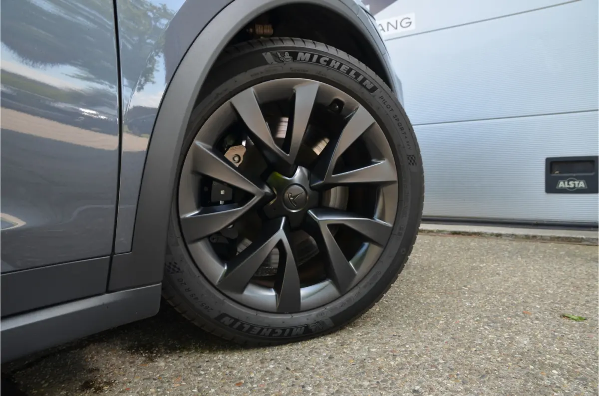 Dual Motor AWD 100 kWh Enhanced AutoPilot4.0 (twv 3.800,-), FSD 49,- p/mnd