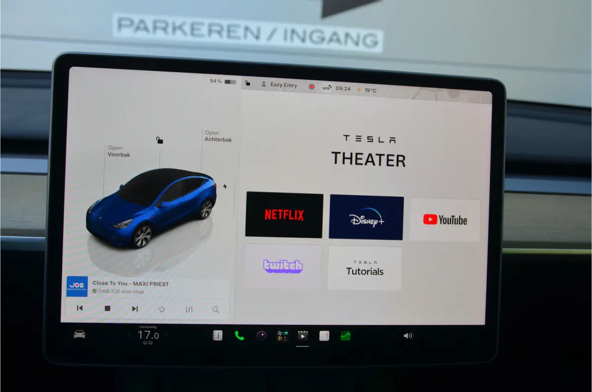 Long Range AWD 75 kWh Trekhaak (1.600kg), AutoPilot3.0 Ryzen
