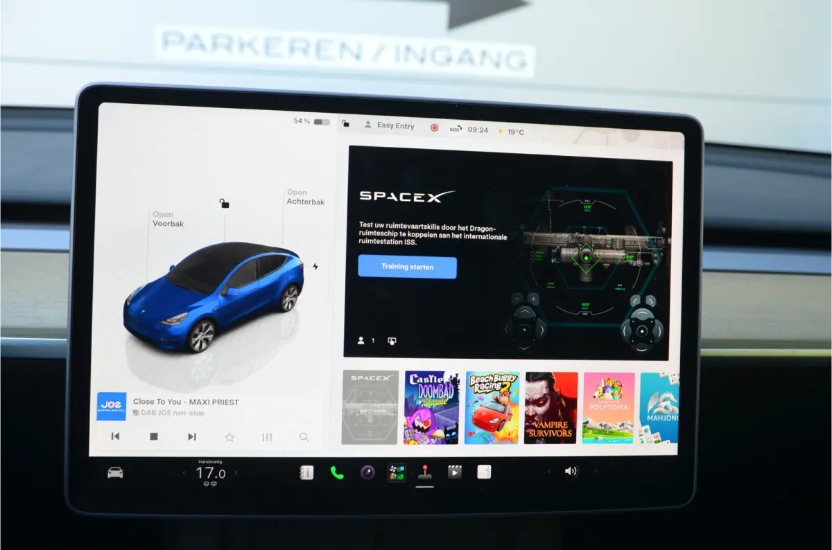 Long Range AWD 75 kWh Trekhaak (1.600kg), AutoPilot3.0 Ryzen