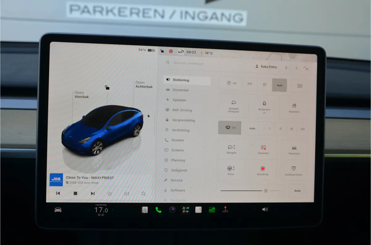 Long Range AWD 75 kWh Trekhaak (1.600kg), AutoPilot3.0 Ryzen