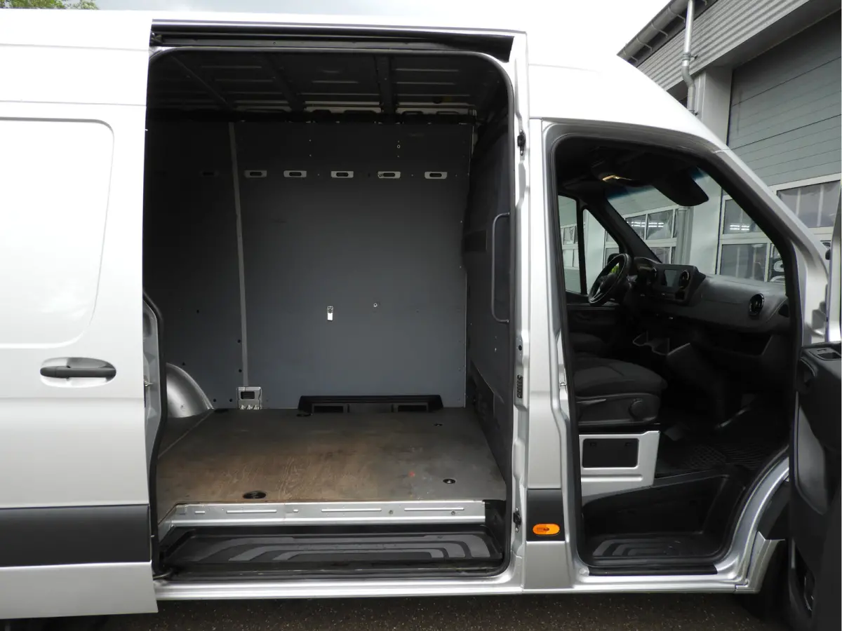 317 1.9 CDI L2H2 RWD AUT | 3.5t TREKHAAK | LED | CRUISE | CAMERA | MBUX