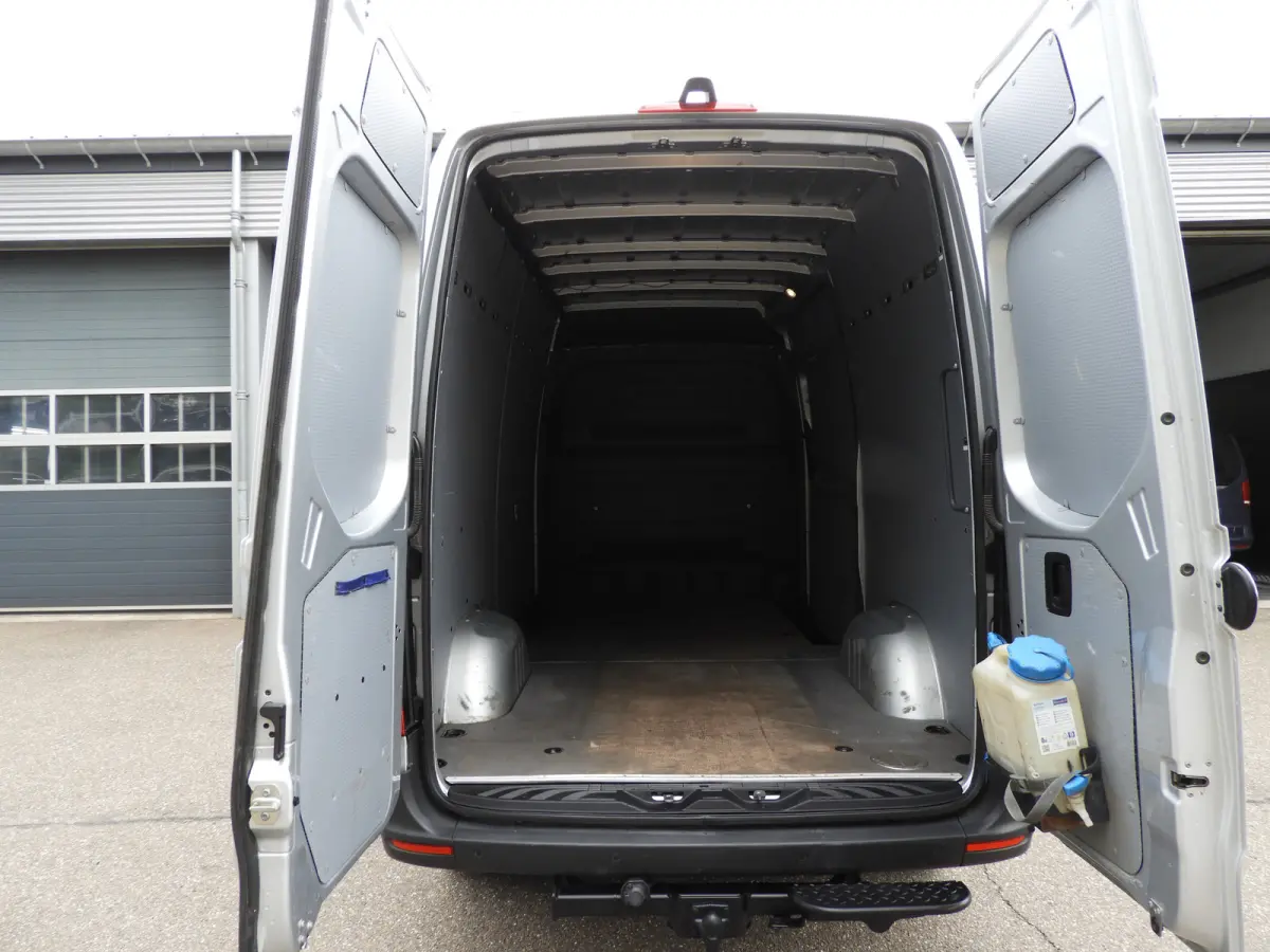 317 1.9 CDI L2H2 RWD AUT | 3.5t TREKHAAK | LED | CRUISE | CAMERA | MBUX