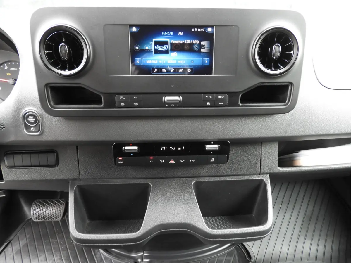 317 1.9 CDI L2H2 RWD AUT | 3.5t TREKHAAK | LED | CRUISE | CAMERA | MBUX