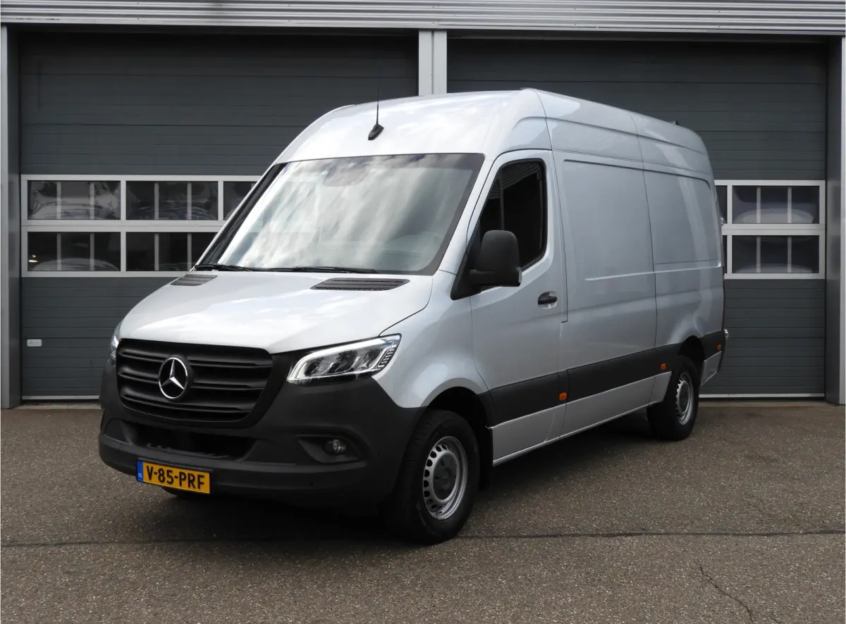 317 1.9 CDI L2H2 RWD AUT | 3.5t TREKHAAK | LED | CRUISE | CAMERA | MBUX