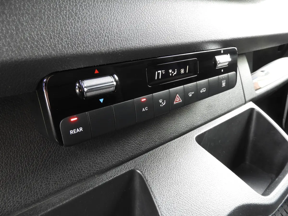 317 1.9 CDI L2H2 RWD AUT | 3.5t TREKHAAK | LED | CRUISE | CAMERA | MBUX
