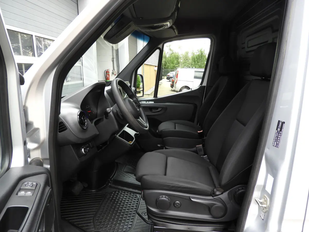 317 1.9 CDI L2H2 RWD AUT | 3.5t TREKHAAK | LED | CRUISE | CAMERA | MBUX