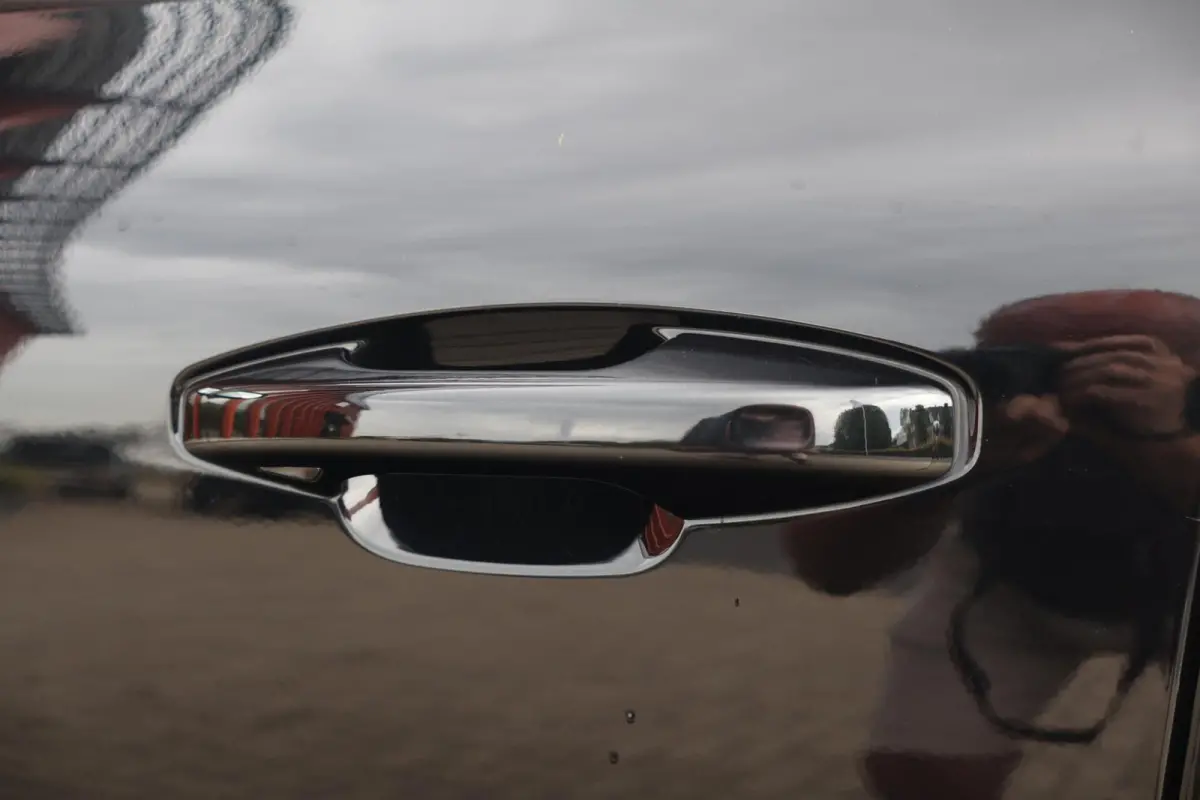 T4 Plus Bright | Stoelverwarming | Trekhaak | 360° Camera | H/K | Keyless