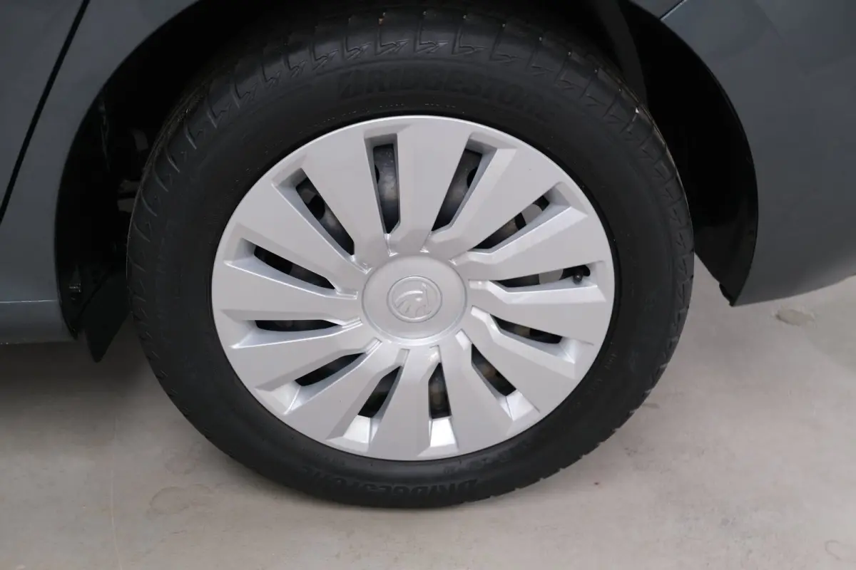 1.0 TSI Active - N.A.P. Airco, Cruise.