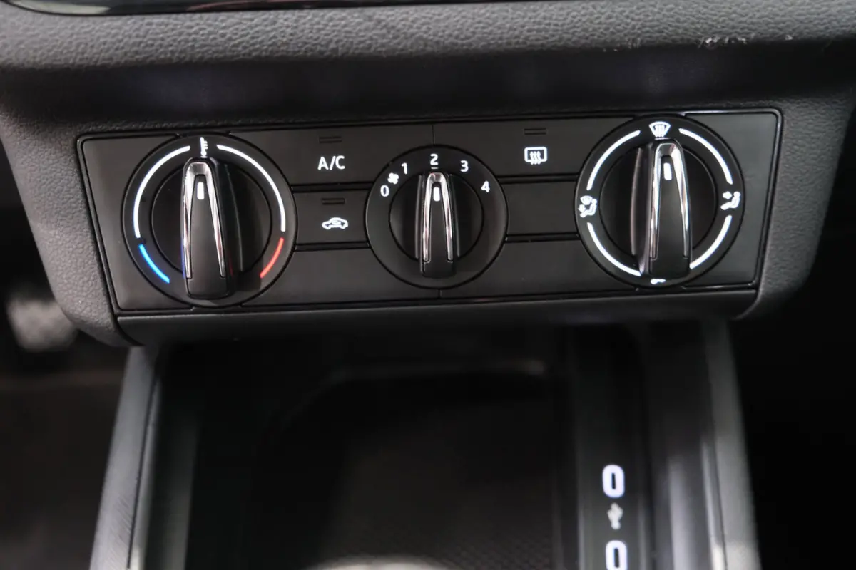 1.0 TSI Active - N.A.P. Airco, Cruise.