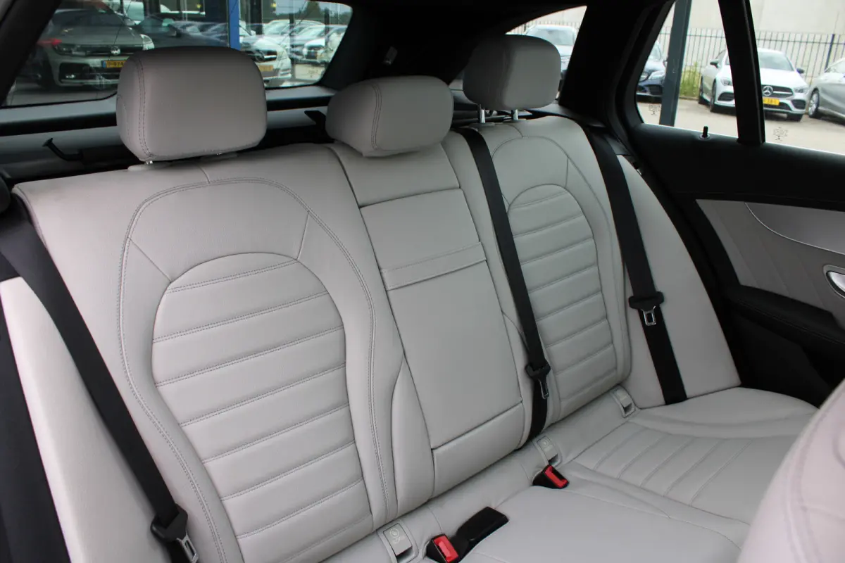 400 4MATIC AMG PANORAMADAK LUCHTVERING LEDER MEMORY HEAD-UP COMAND 19'' TREKHAAK