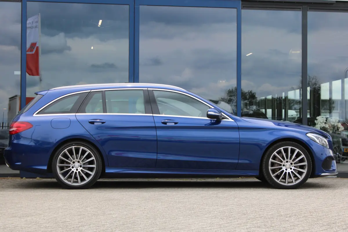 400 4MATIC AMG PANORAMADAK LUCHTVERING LEDER MEMORY HEAD-UP COMAND 19'' TREKHAAK