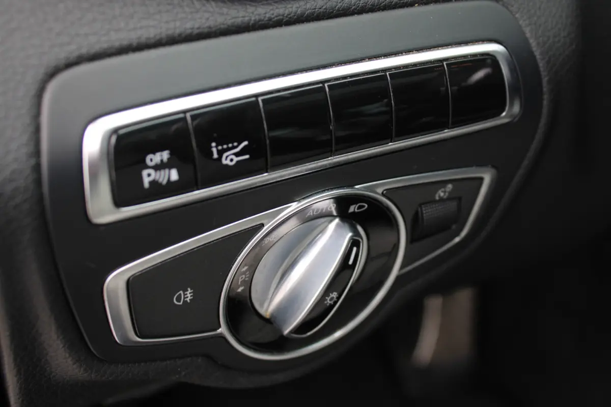 400 4MATIC AMG PANORAMADAK LUCHTVERING LEDER MEMORY HEAD-UP COMAND 19'' TREKHAAK