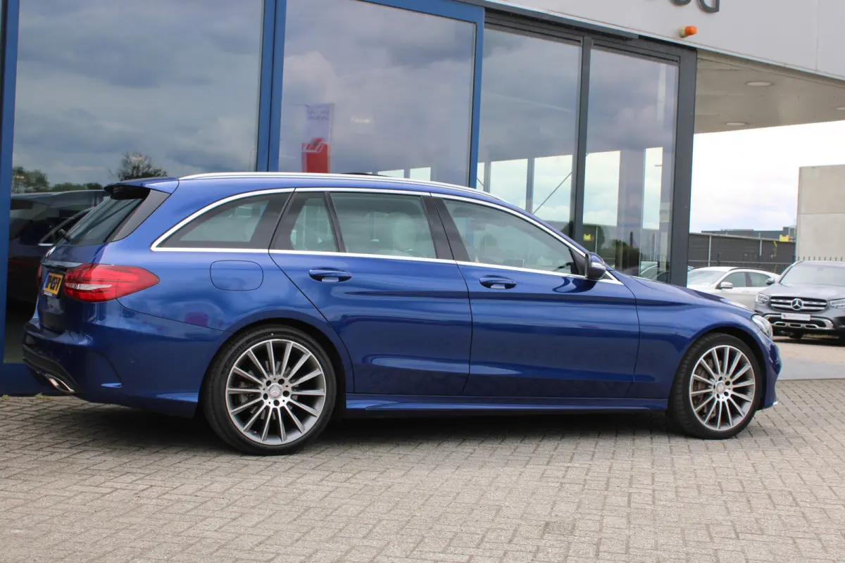 400 4MATIC AMG PANORAMADAK LUCHTVERING LEDER MEMORY HEAD-UP COMAND 19'' TREKHAAK