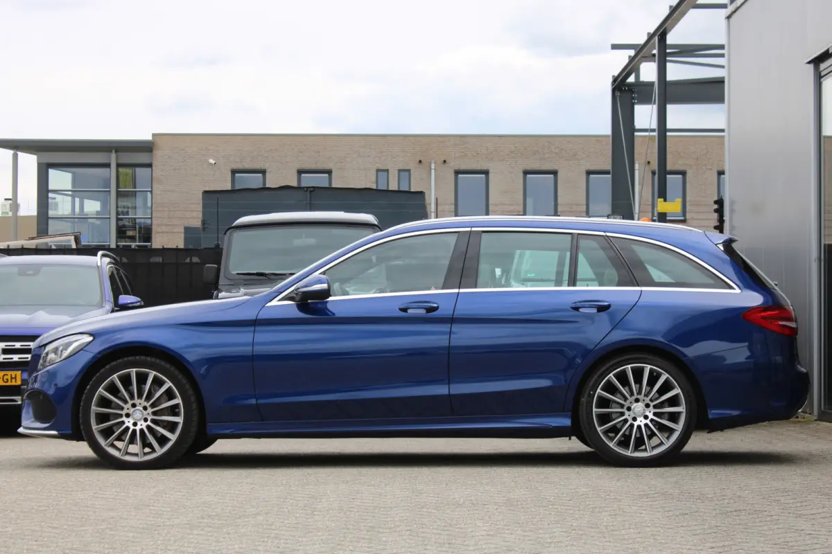 400 4MATIC AMG PANORAMADAK LUCHTVERING LEDER MEMORY HEAD-UP COMAND 19'' TREKHAAK