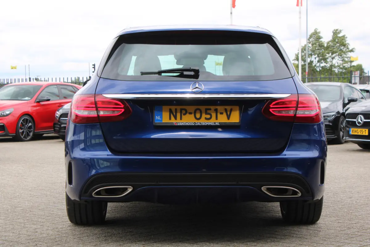 400 4MATIC AMG PANORAMADAK LUCHTVERING LEDER MEMORY HEAD-UP COMAND 19'' TREKHAAK