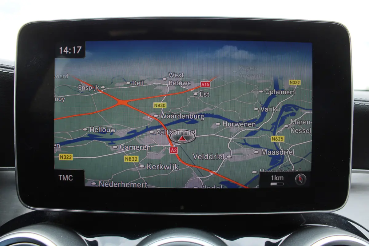 400 4MATIC AMG PANORAMADAK LUCHTVERING LEDER MEMORY HEAD-UP COMAND 19'' TREKHAAK