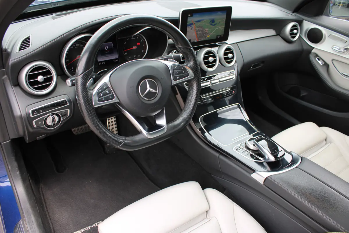 400 4MATIC AMG PANORAMADAK LUCHTVERING LEDER MEMORY HEAD-UP COMAND 19'' TREKHAAK