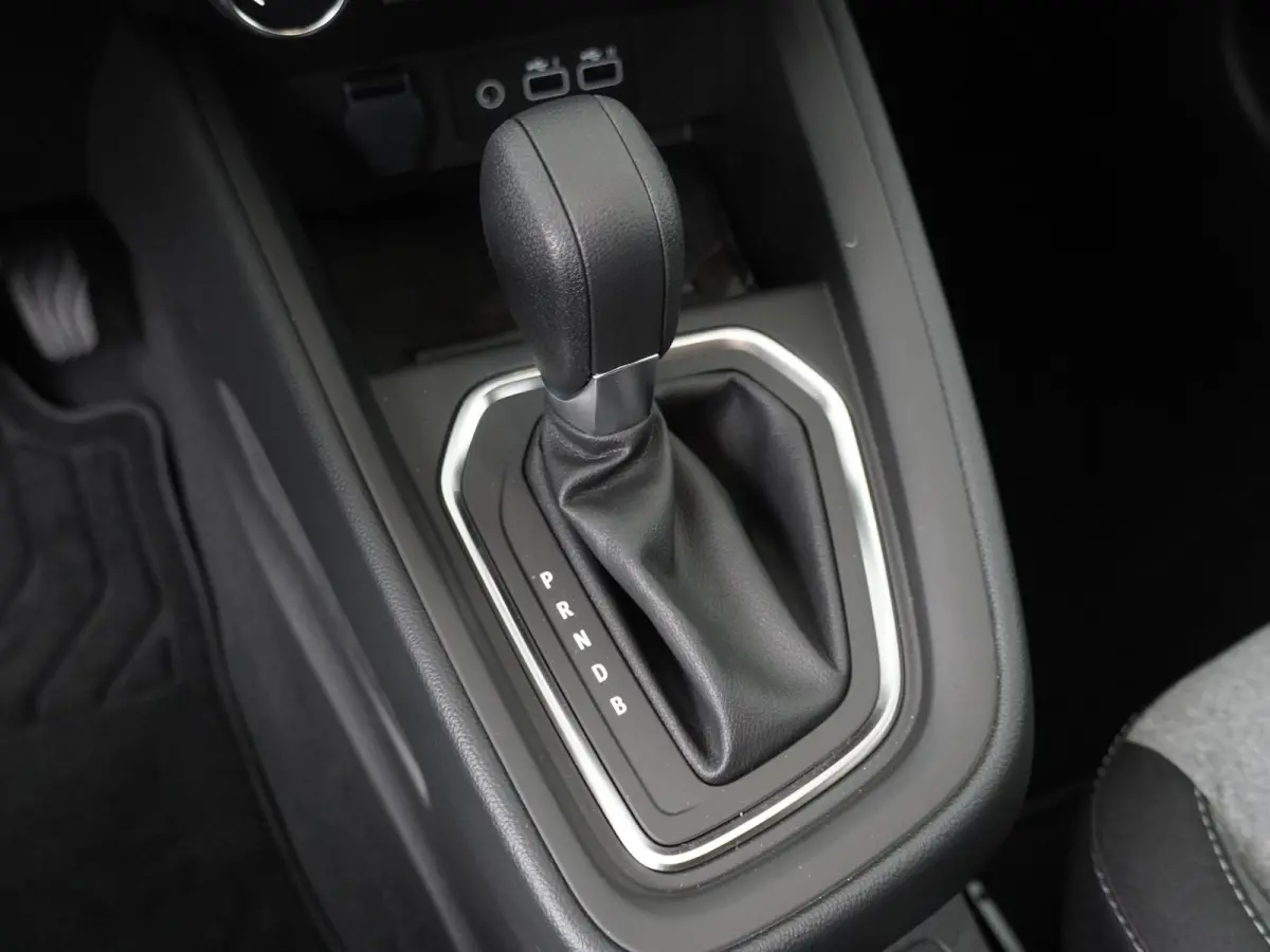 1.6 HEV Intense | Parkeercamera | Apple Carplay/Android Auto | Climate Control |