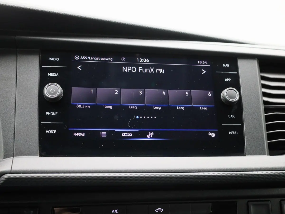 2.0 TDI L1H1 150PK | Automaat | Radio | Airco | Parkeerhulp achter | Navigatie | Apple Carplay/Android Auto | Multifunctioneel stuurwiel | Cruise control |
