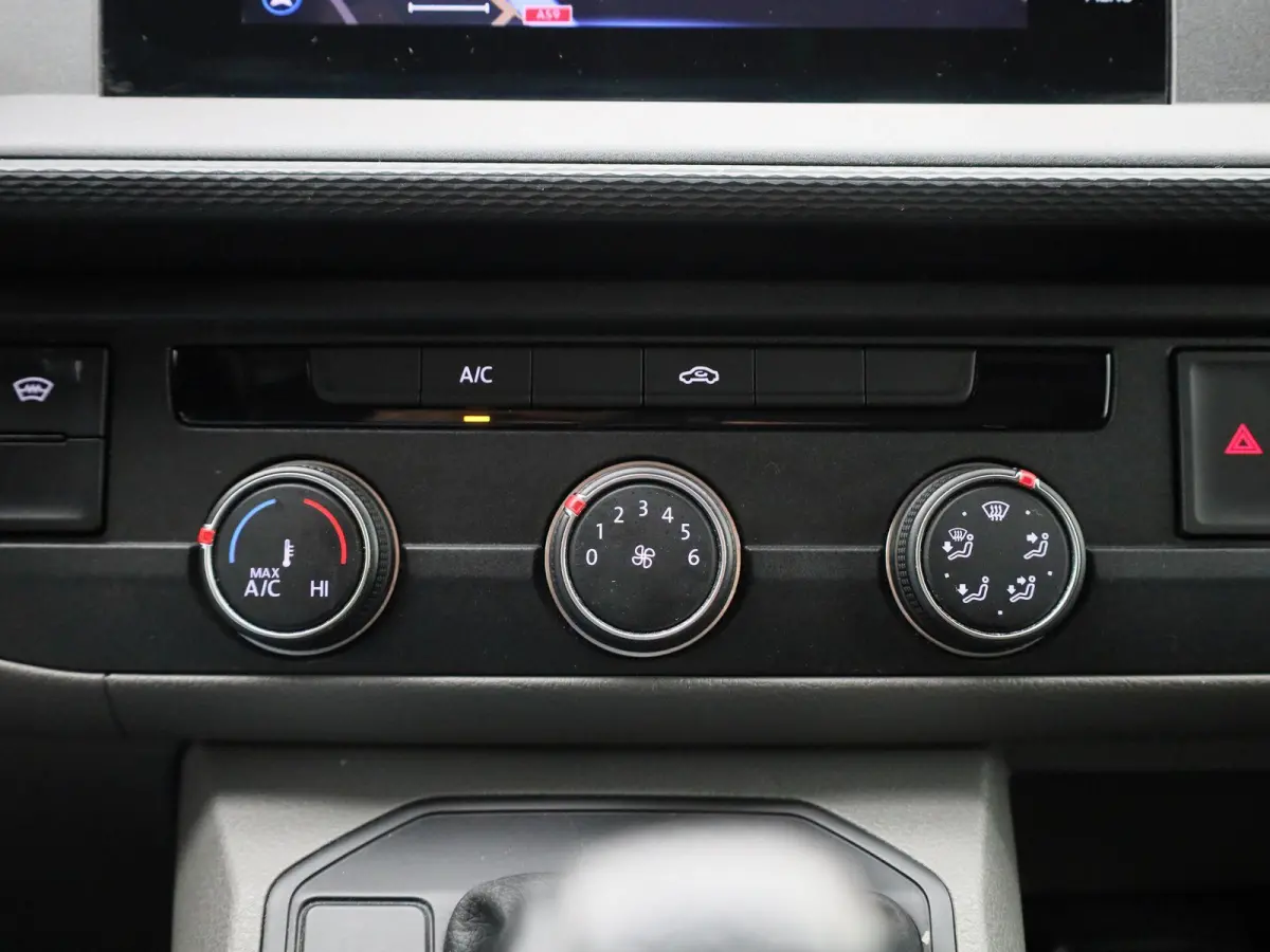 2.0 TDI L1H1 150PK | Automaat | Radio | Airco | Parkeerhulp achter | Navigatie | Apple Carplay/Android Auto | Multifunctioneel stuurwiel | Cruise control |