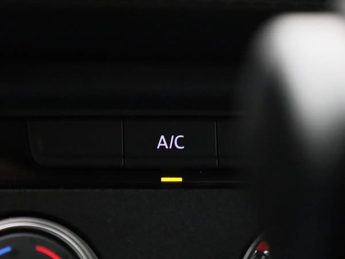 2.0 TDI L1H1 150PK | Automaat | Radio | Airco | Parkeerhulp achter | Navigatie | Apple Carplay/Android Auto | Multifunctioneel stuurwiel | Cruise control |