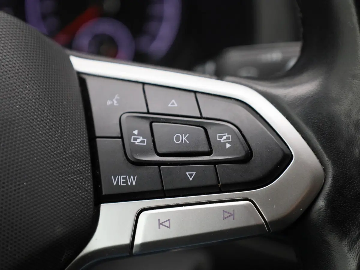 2.0 TDI L1H1 150PK | Automaat | Radio | Airco | Parkeerhulp achter | Navigatie | Apple Carplay/Android Auto | Multifunctioneel stuurwiel | Cruise control |
