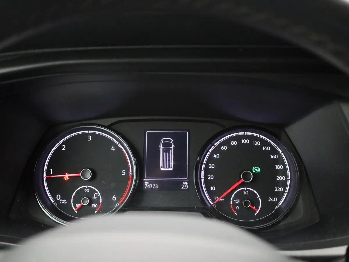 2.0 TDI L1H1 150PK | Automaat | Radio | Airco | Parkeerhulp achter | Navigatie | Apple Carplay/Android Auto | Multifunctioneel stuurwiel | Cruise control |
