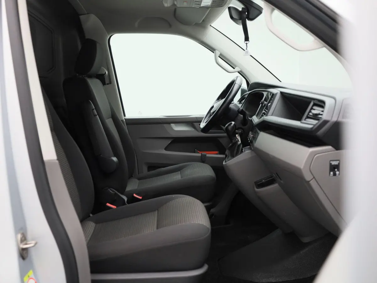 2.0 TDI L1H1 150PK | Automaat | Radio | Airco | Parkeerhulp achter | Navigatie | Apple Carplay/Android Auto | Multifunctioneel stuurwiel | Cruise control |
