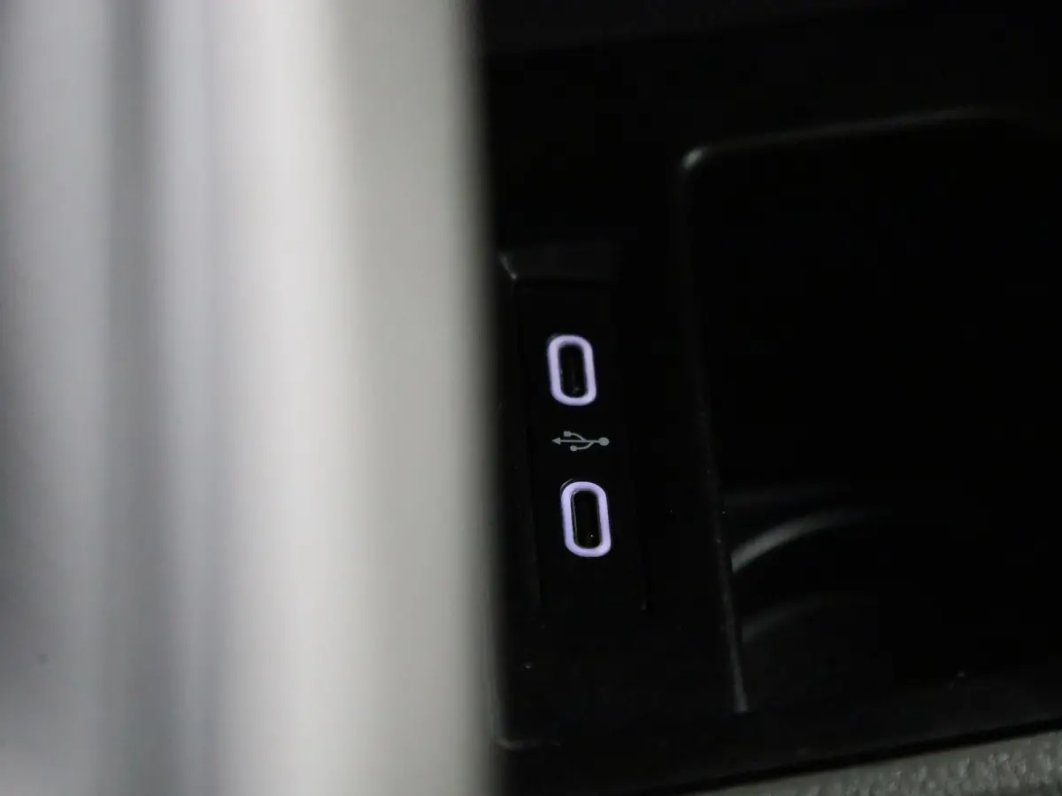2.0 TDI L1H1 150PK | Automaat | Radio | Airco | Parkeerhulp achter | Navigatie | Apple Carplay/Android Auto | Multifunctioneel stuurwiel | Cruise control |