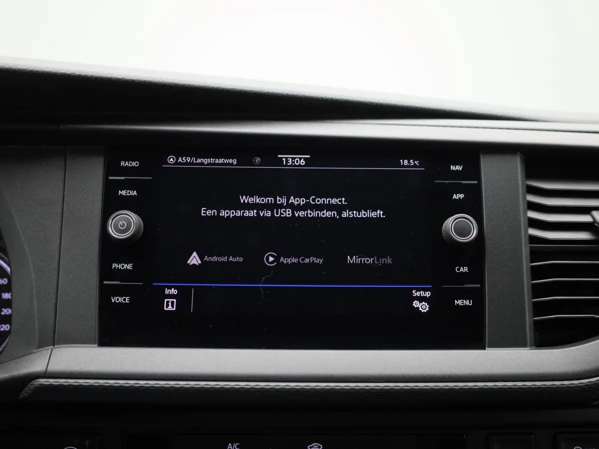 2.0 TDI L1H1 150PK | Automaat | Radio | Airco | Parkeerhulp achter | Navigatie | Apple Carplay/Android Auto | Multifunctioneel stuurwiel | Cruise control |