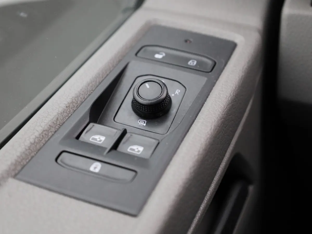 2.0 TDI L1H1 150PK | Automaat | Radio | Airco | Parkeerhulp achter | Navigatie | Apple Carplay/Android Auto | Multifunctioneel stuurwiel | Cruise control |