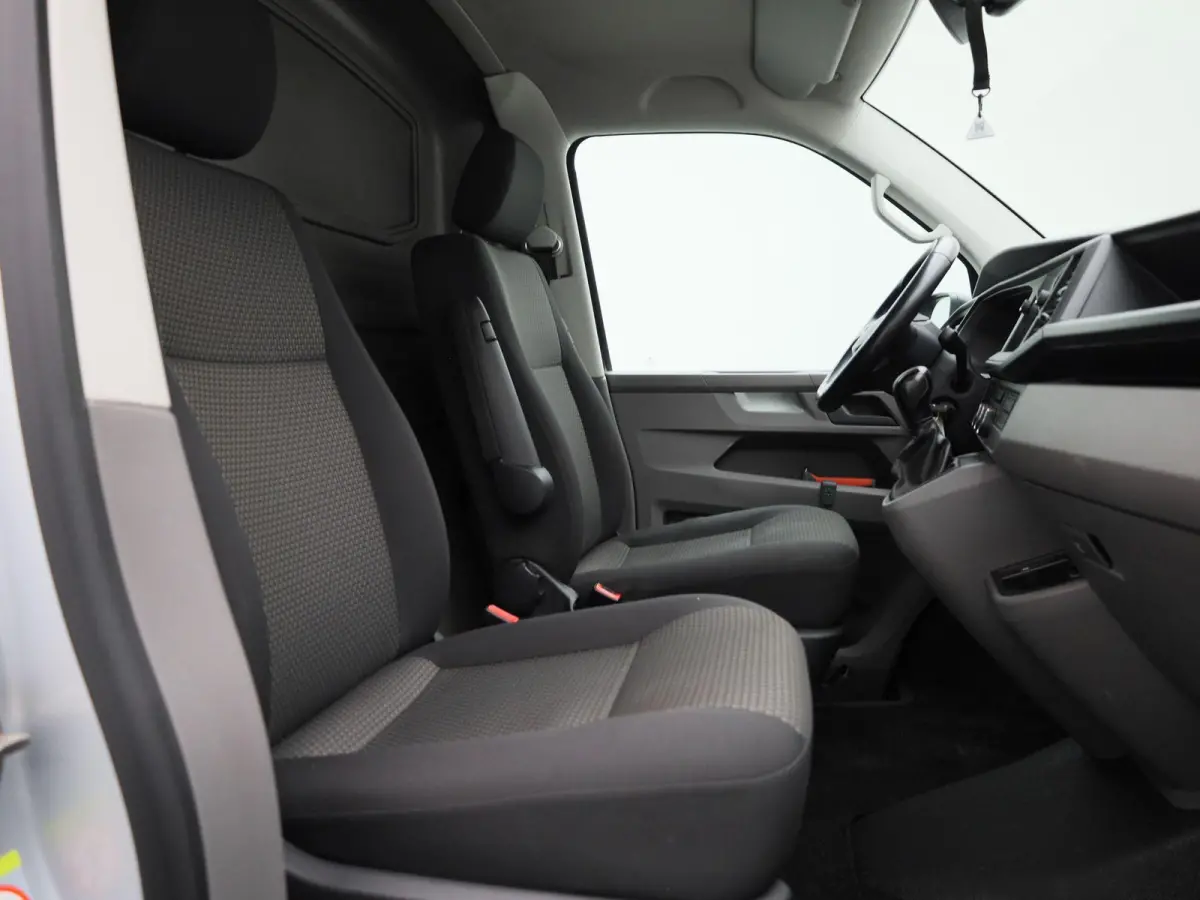 2.0 TDI L1H1 150PK | Automaat | Radio | Airco | Parkeerhulp achter | Navigatie | Apple Carplay/Android Auto | Multifunctioneel stuurwiel | Cruise control |