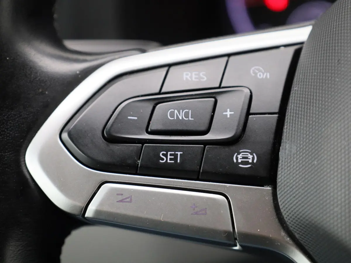 2.0 TDI L1H1 150PK | Automaat | Radio | Airco | Parkeerhulp achter | Navigatie | Apple Carplay/Android Auto | Multifunctioneel stuurwiel | Cruise control |