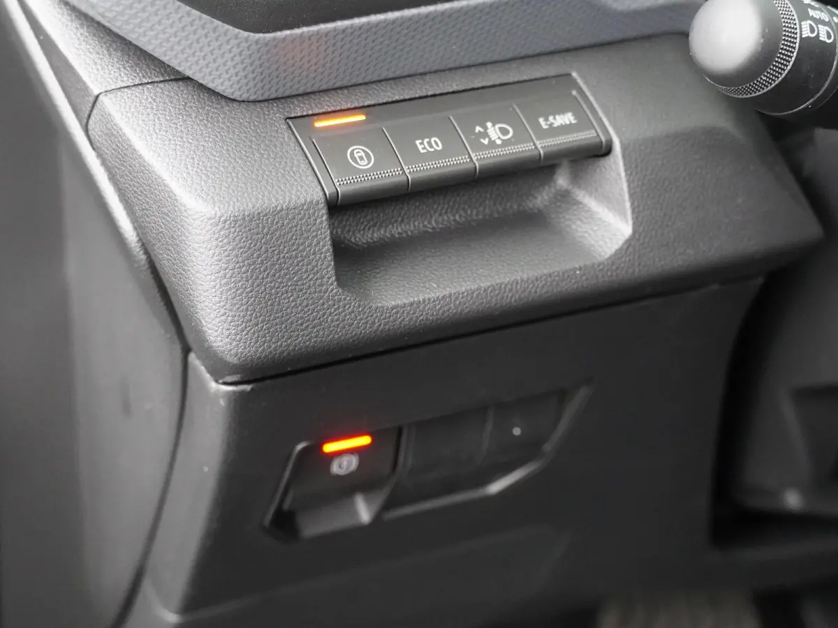 limited edition hybrid 155 | Adapt. Cruise | 360 Camera | Stoel-, Stuur- & Voorruitverw. |