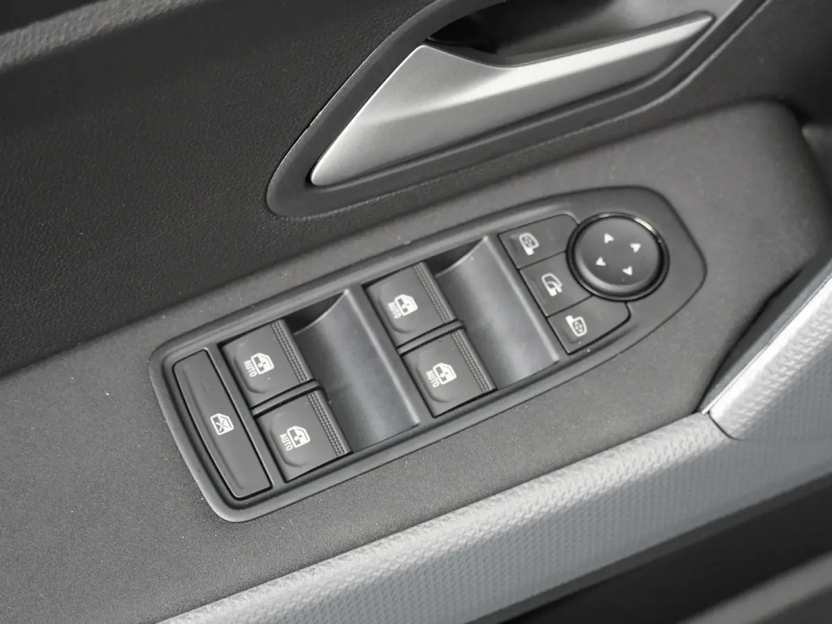 limited edition hybrid 155 | Adapt. Cruise | 360 Camera | Stoel-, Stuur- & Voorruitverw. |