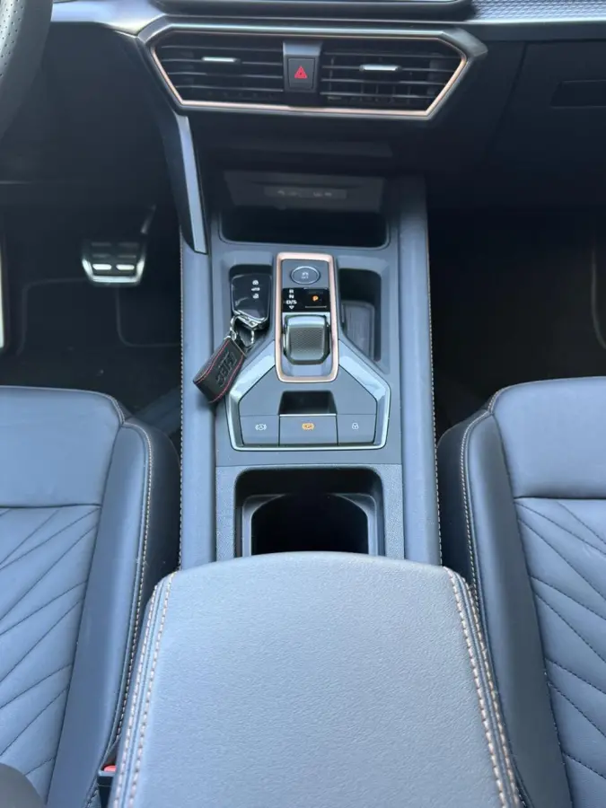 1.5 TSI e-Hybrid VZ Performance Pano|360|Sennh