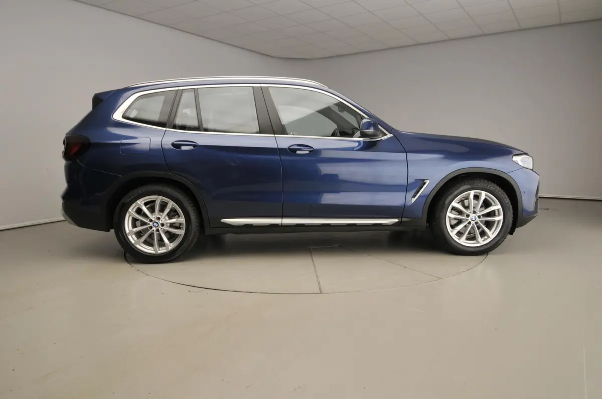 xDrive20i | Laserlicht | Leder | HUD | Panoramadak | Sportstoelen | Stoelverwarming | DAB | Hifi speakers | Alu 19 inch