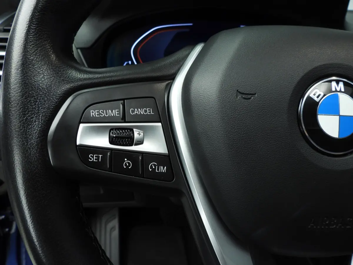 xDrive20i | Laserlicht | Leder | HUD | Panoramadak | Sportstoelen | Stoelverwarming | DAB | Hifi speakers | Alu 19 inch
