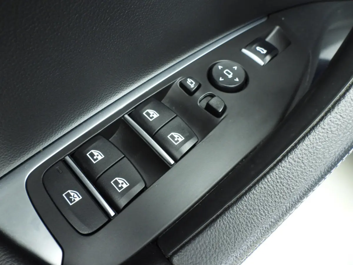 xDrive20i | Laserlicht | Leder | HUD | Panoramadak | Sportstoelen | Stoelverwarming | DAB | Hifi speakers | Alu 19 inch
