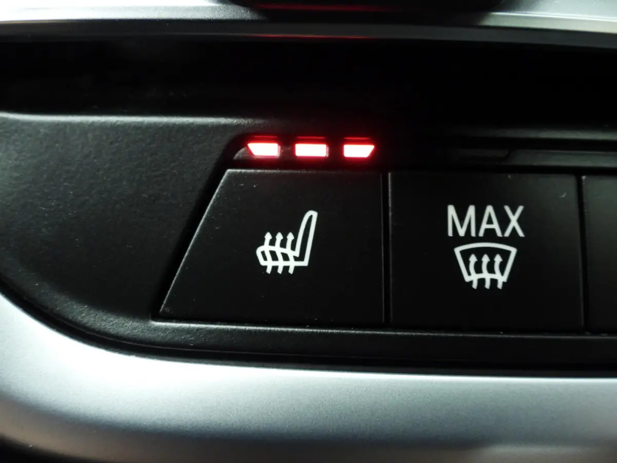 xDrive20i | Laserlicht | Leder | HUD | Panoramadak | Sportstoelen | Stoelverwarming | DAB | Hifi speakers | Alu 19 inch