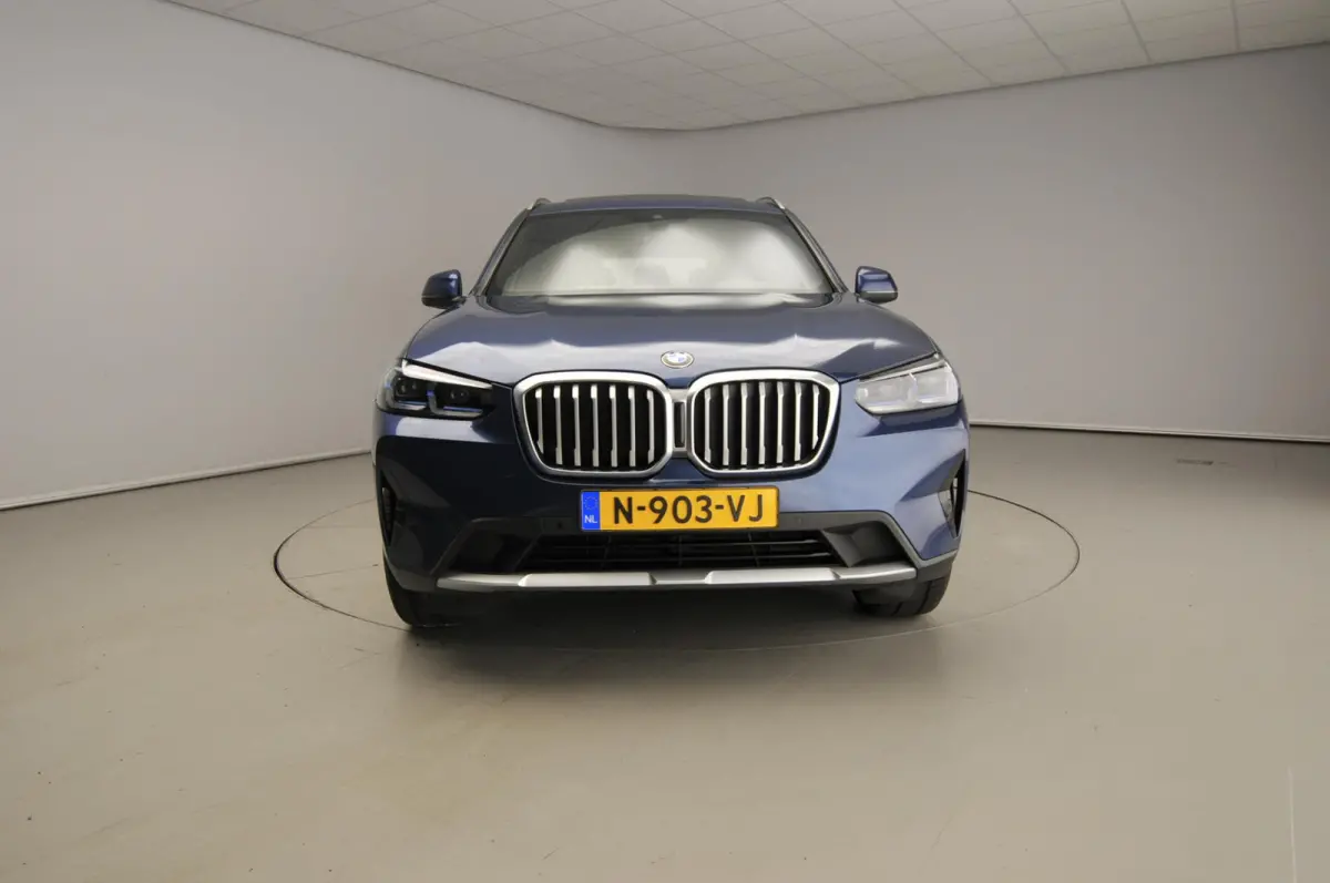 xDrive20i | Laserlicht | Leder | HUD | Panoramadak | Sportstoelen | Stoelverwarming | DAB | Hifi speakers | Alu 19 inch
