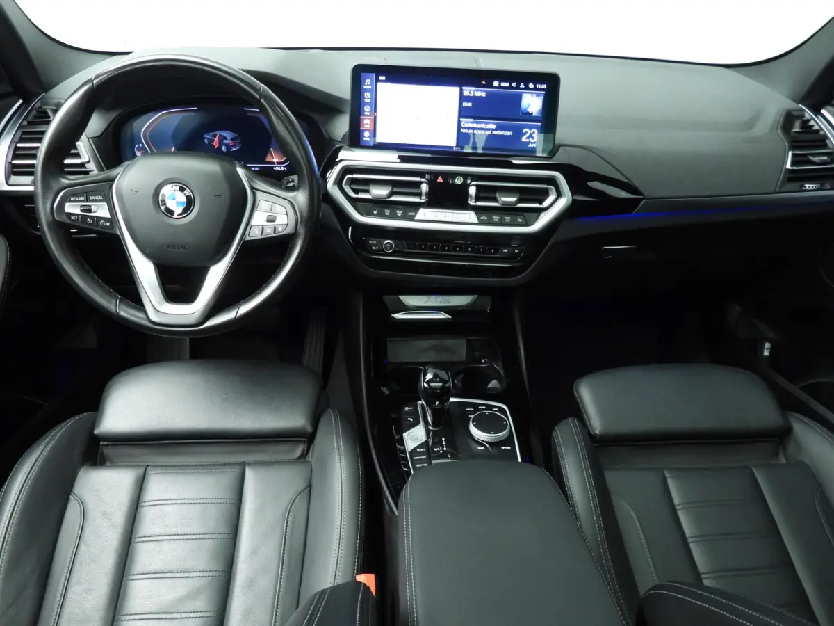 xDrive20i | Laserlicht | Leder | HUD | Panoramadak | Sportstoelen | Stoelverwarming | DAB | Hifi speakers | Alu 19 inch